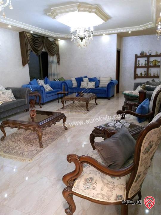 فيلا مستقلة مساحة 900م على أرض 702م للبيع في ماحص مع اطلالة خلابة