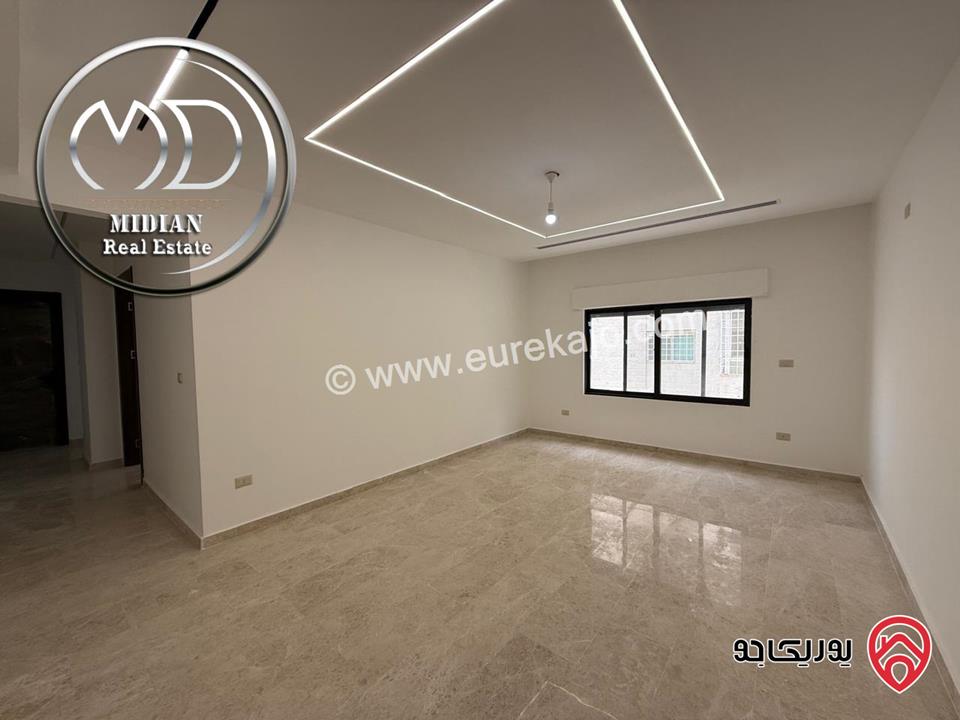 شقة دوبلكس جديدة للبيع في عمان - جبل عمان طابق أخير مع روف مساحة 250م مع تراسات تشطيبات ديكورات عصرية فاخرة اطلالة رائعة 