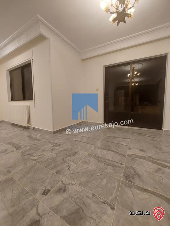 شقة طابق ثالث 165م تشطيب سوبر ديلوكس للبيع في عمان - خلدا