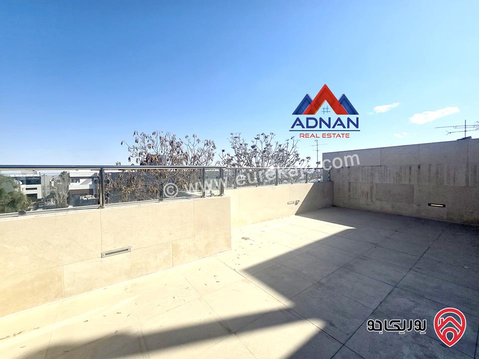 فيلا فخمة متلاصقة مساحة 650م على أرض 500م للايجار في عمان - عبدون