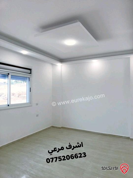 شقة طابق ثاني مساحة 125م مع مصعد لم تسكن للبيع في الزرقاء الجديدة