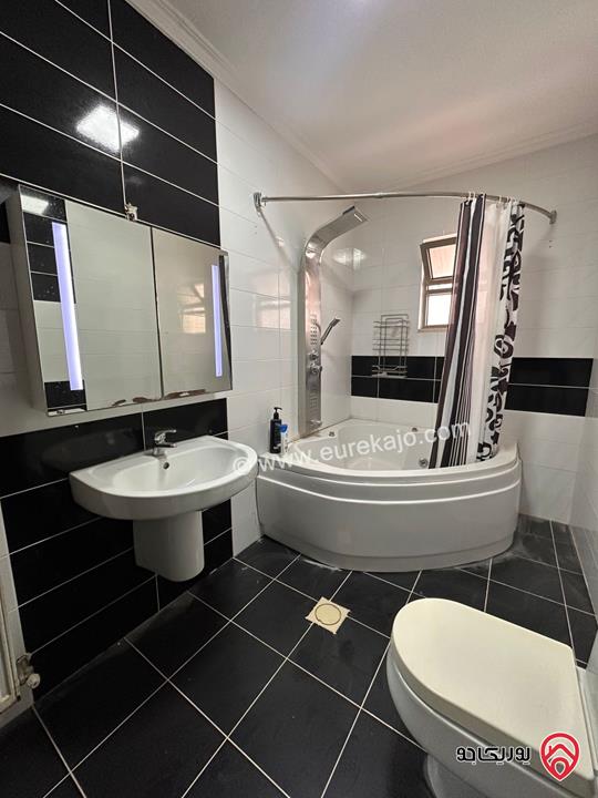 شقة أرضية مساحة 200م للايجار في عمان - خلدا