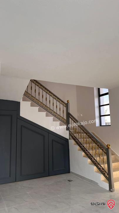 فيلا مستقلة فاخرة مساحة 340م على أرض 500م للبيع جديدة لم تسكن في عمان - ناعور