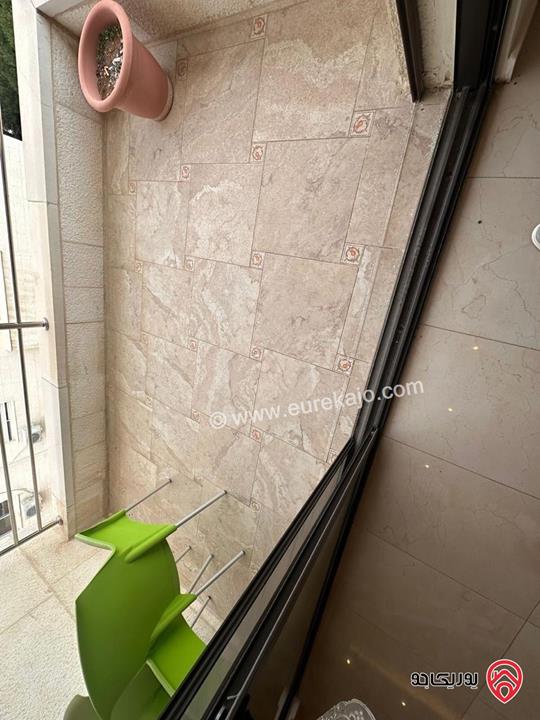 شقة طابق ثالث مع روف مساحة 180م للايجار في عمان - خلدا