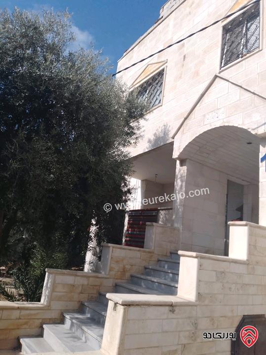 بيت مستقل مكون من 3 طوابق على أرض 670م للبيع في اربد
