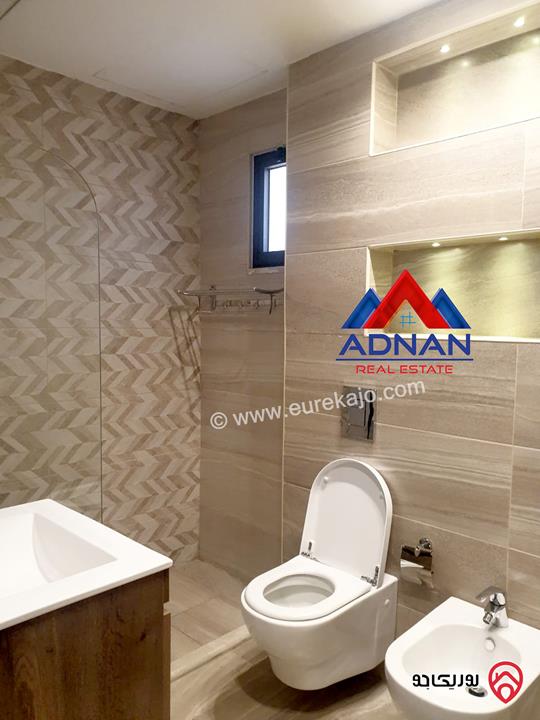 رووف مفروش مساحة 140م داخلي و 130م خارجي للإيجار في عمان - عبدون