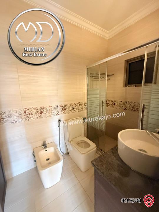 شقة ارضية فارغة للايجار في عمان - خلدا مساحة 220م مع ترس و حديقة 180م تشطيبات سوبر ديلوكس بسعر مميز