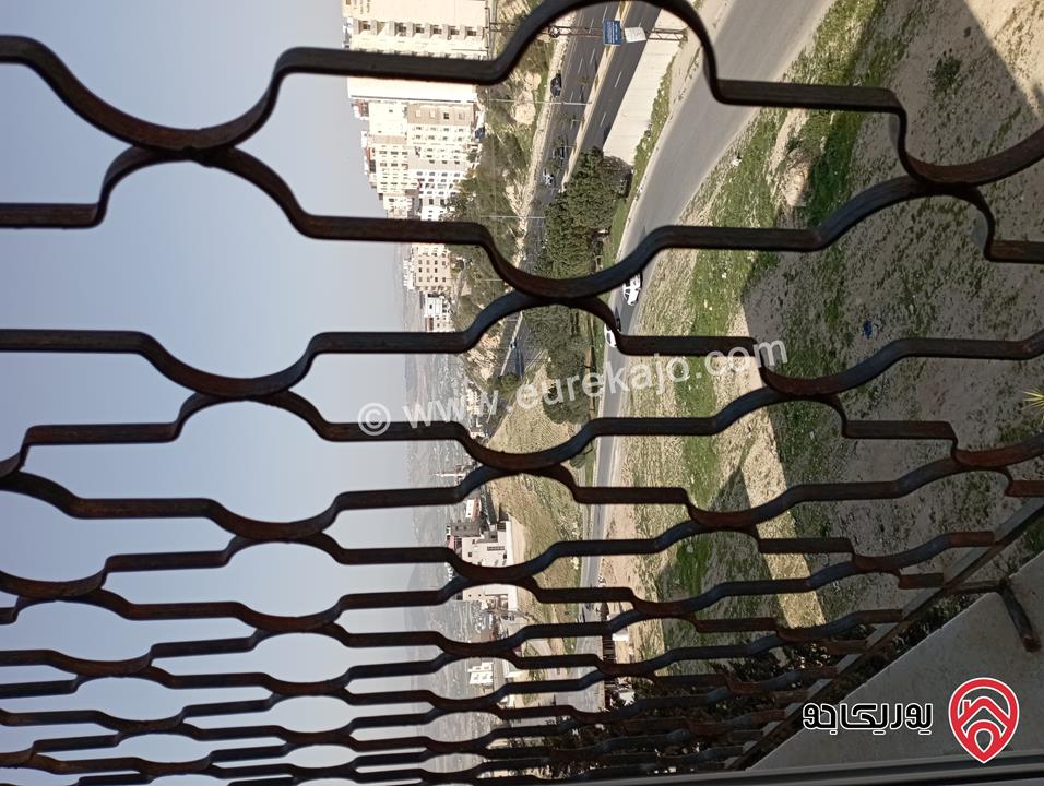 شقة طابق ثالث مساحة 148م للبيع في عمان - أبو نصير على شارع الاردن