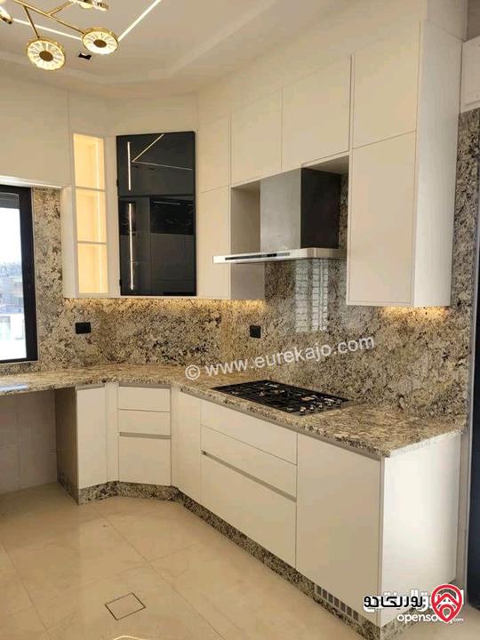 شقة فاخرة مساحة 240م جديدة لم تسكن للايجار في عمان - خلدا 