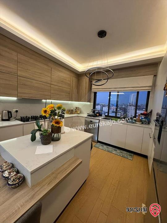 شقة فاخرة طابق ثالث مساحة 196م للبيع في عمان - ضاحية النخيل خربة سكا