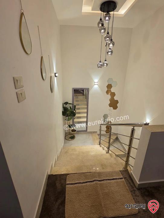 شقة طابق ثالث دوبلكس فاخرة مساحة 231م للبيع في اربد / الحصن 