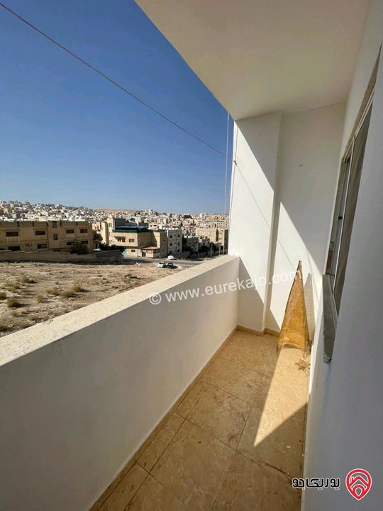 شقة طابق ثاني مساحة 125م للبيع في الزرقاء الجديدة