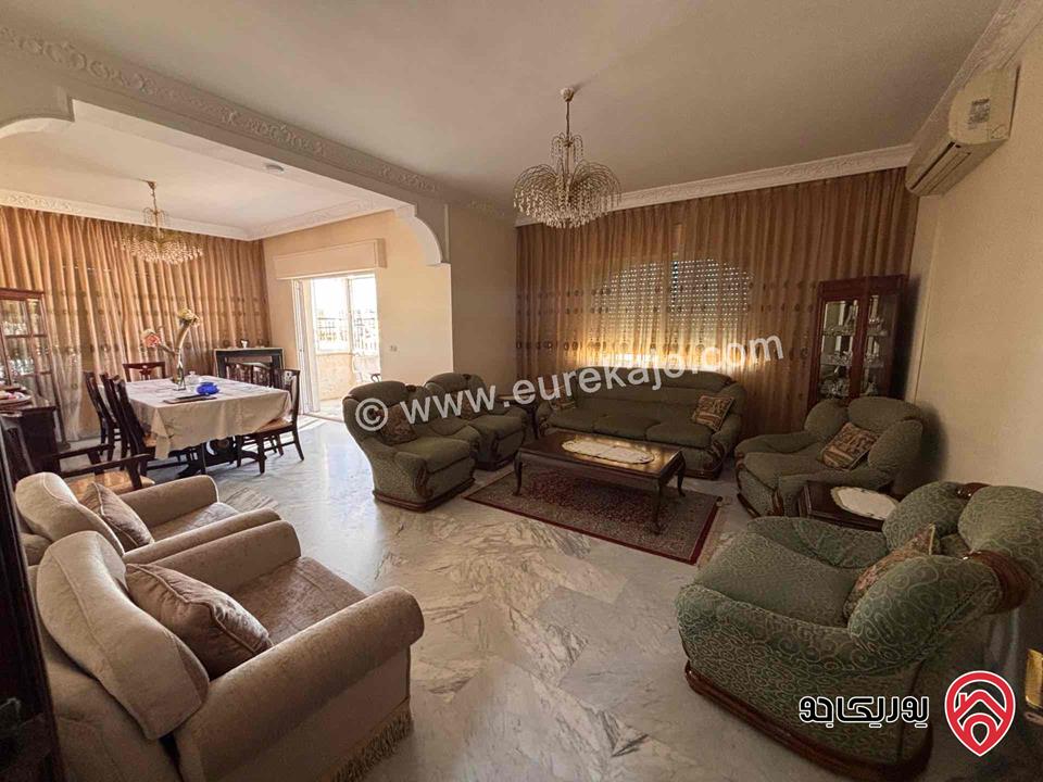 شقة طابق اخير مساحة 220م للبيع في عمان - ضاحية الرشيد