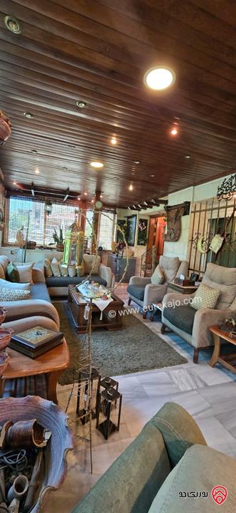 شقة ديلوكس أرضية مساحة 240م داخلي و 300م خارجي للبيع في عمان - تلاع العلي