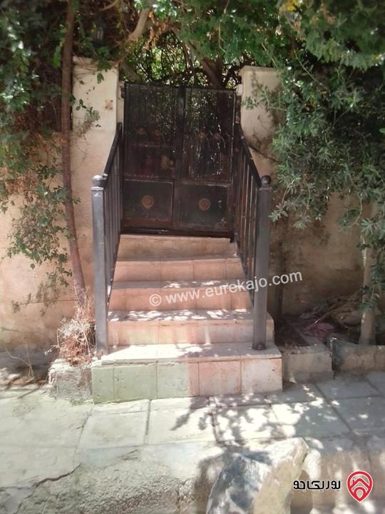 شقة طابق تسوية مساحة 101م للبيع في الزرقاء - جبل طارق