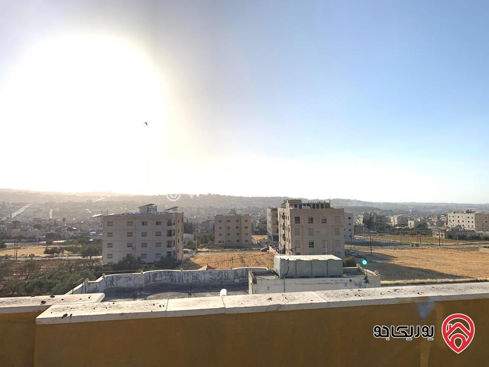 فيلا مساحة 540م على أرض 1250م للبيع في اربد - الحصن مقابل مسجد ظفار