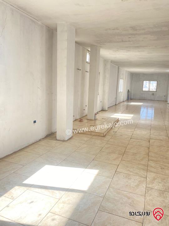 مكاتب بمساحات مختلفة للايجار في الزرقاء الجديدة شارع الكرامة