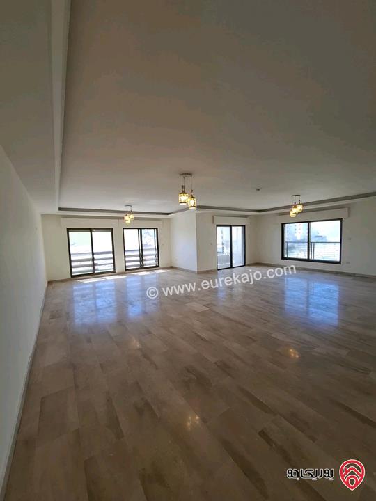 شقة سوبر ديلوكس طابق رابع مساحة 350م للإيـجار في عمان - عبدون 