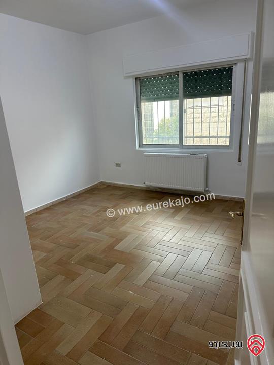 شقة طابق رابع مساحة 140م للبيع في عمان - أم اذينة