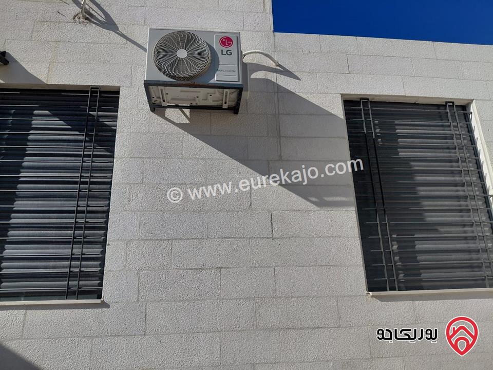 شقة ارضية مساحة 250م داخلي و 230م خارجي للبيع مفروشة في عمان - ام السماق 