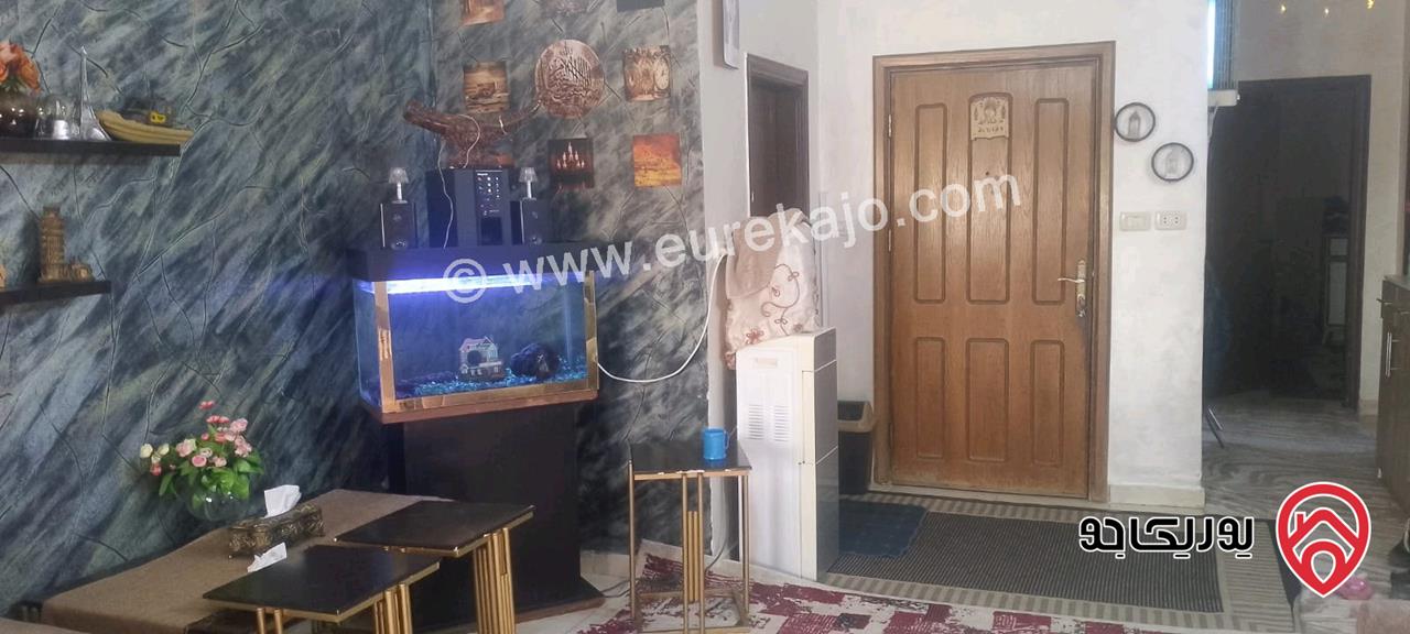 شقة طابق رابع مساحة 90م للبيع في الزرقاء - جبل طارق شارع الشلال 