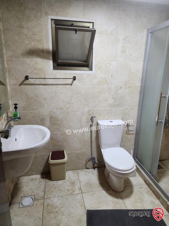 شقة مفروشة عصرية فاخرة مساحة 100م طابق أخير ذو اطلالة جميلة للايجار في عمان - دير غبار  