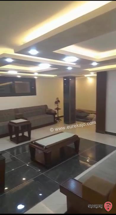 فيلا دوبلكس مساحة البناء 770م مساحة الارض 460م للبيع في عمان - البنيات