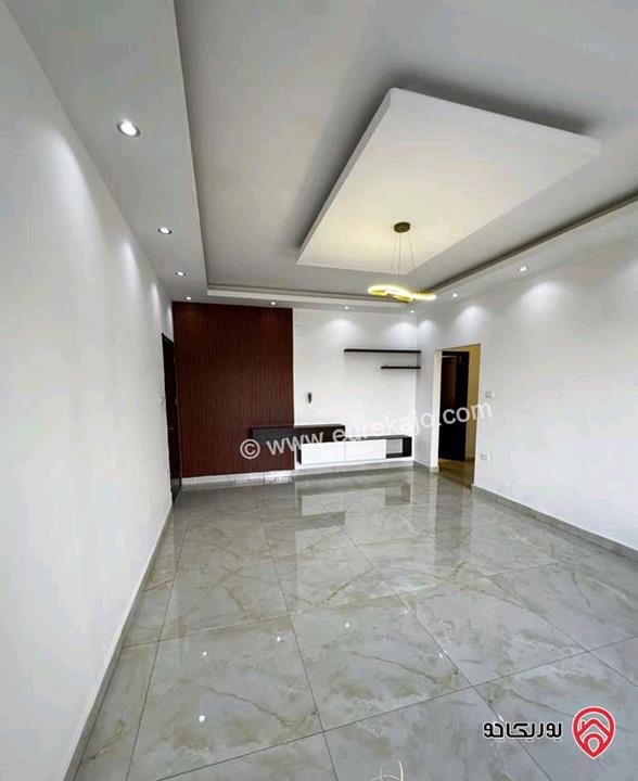 شقة فارغة طابق اول مساحة 200م للإيجار في عمان - البنيات