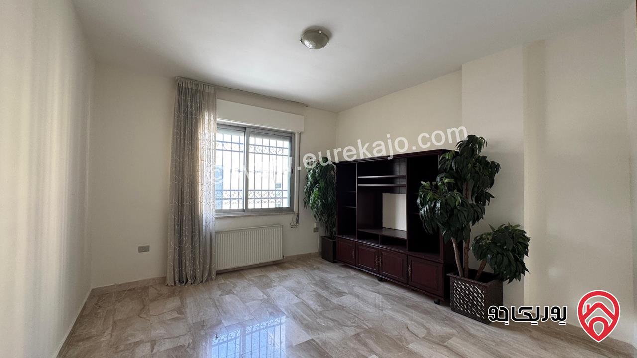Unfurnished 4 Bedroom Apartment 300 Sqm for rent in Amman - 5th Circle