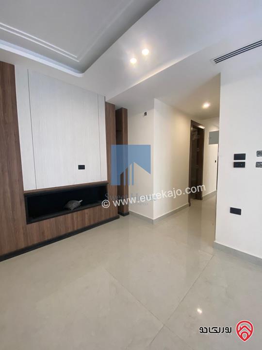 شقة شبه ارضية مساحة 175م مع ترسات 120م للبيع في عمان - الرابية